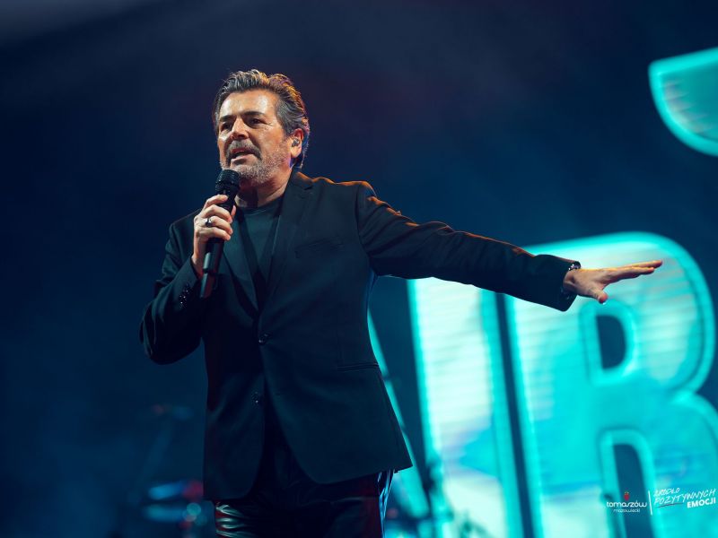 Na zdjęciu Thomas Anders podczas koncertu w Tomaszowie