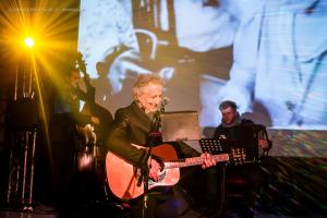 74. rocznica likwidacji tomaszowskiego Getta. Koncert Michała Hochmana  i spektakl „Listy z Getta”