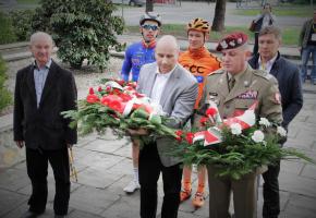 Najlepsi kolarze w Tomaszowie. Wyścig Szlakiem walk majora Hubala przyciągnął tłumy 