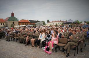 Święto Wojska Polskiego. Uroczysta zbiórka, pokazy wyszkolenia i koncert na pl. Kościuszki