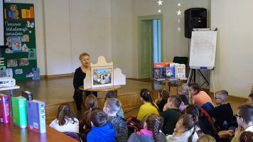 Biblioterapia ‒ magiczny teatr kamishibai